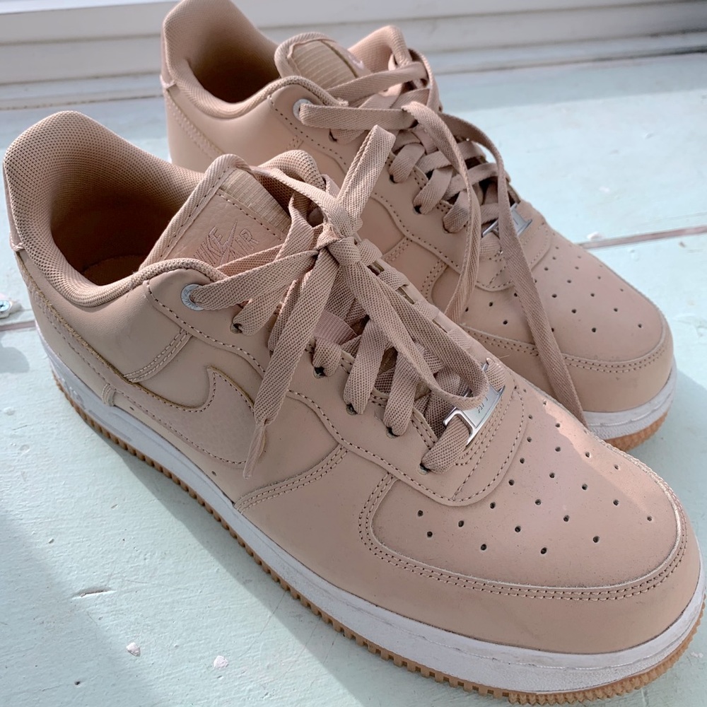 Nike Air Force 1 - Picture 2 of 3